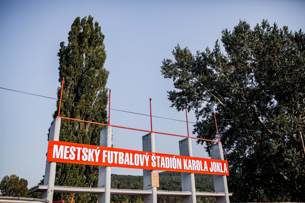 futbalový štadión v Partizánskom